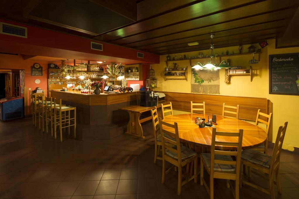 Pension & Restaurace Zeleny Mlyn Žacléř Esterno foto